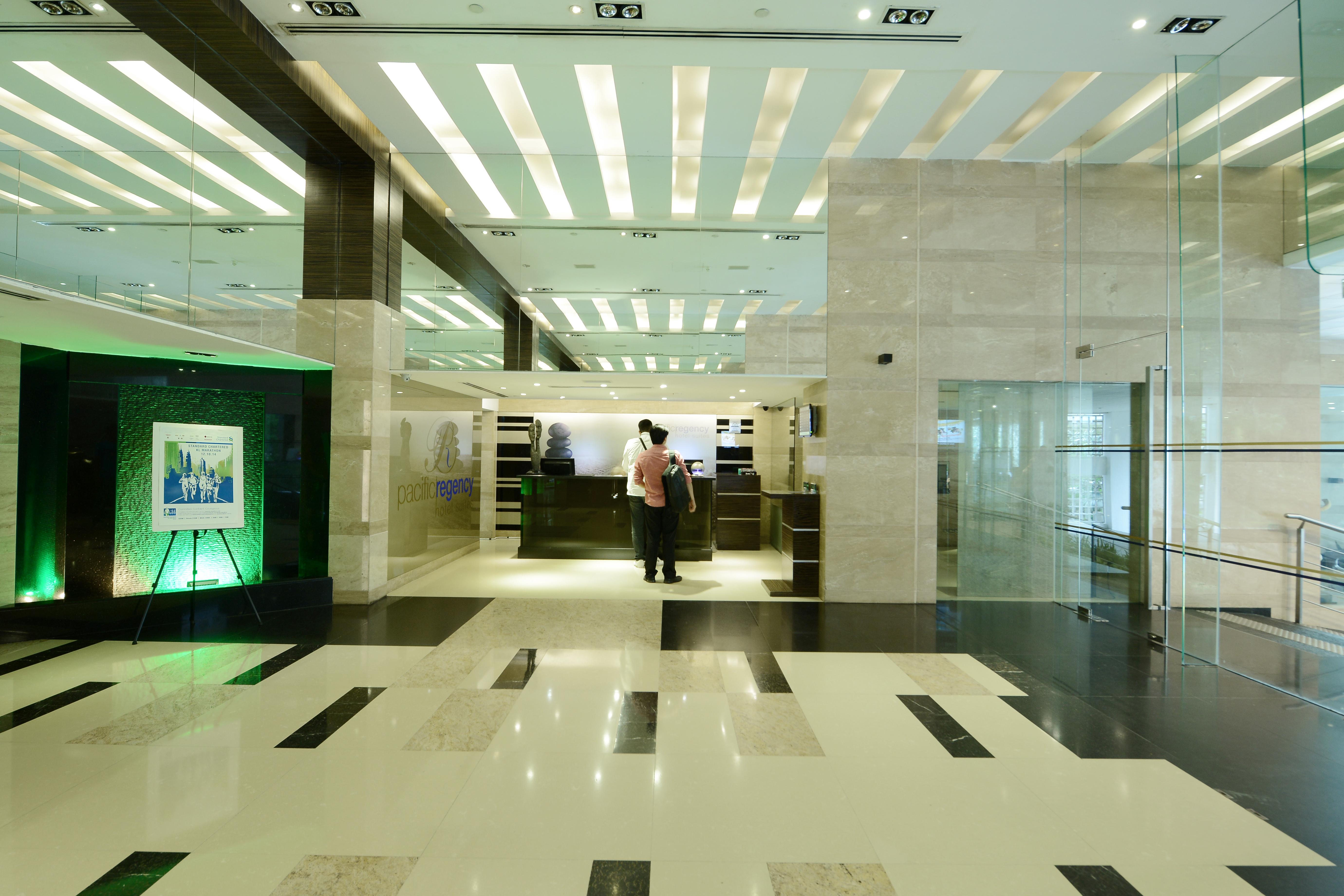 Pacific Regency Hotel Suites — Bilder 1